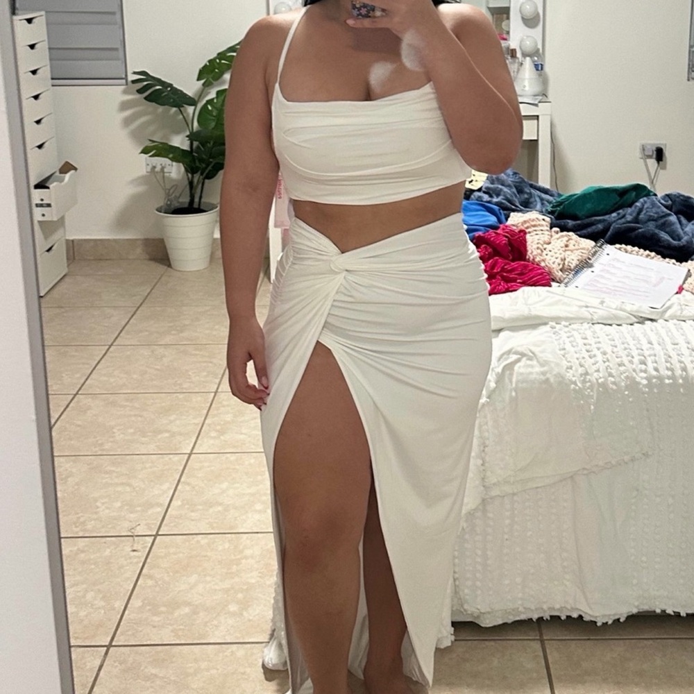 Elegant White Women's Skirt